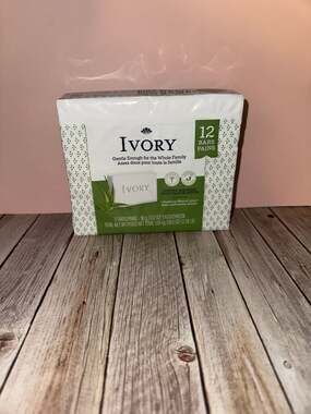 Ivory Gentle Bar Soap Soothing Notes of Aloe 12 Count 3.17 oz Bars